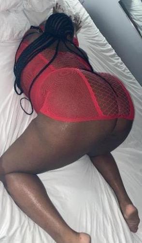 Jeune belle black très polie et respectueux - Escort Tremblay en France